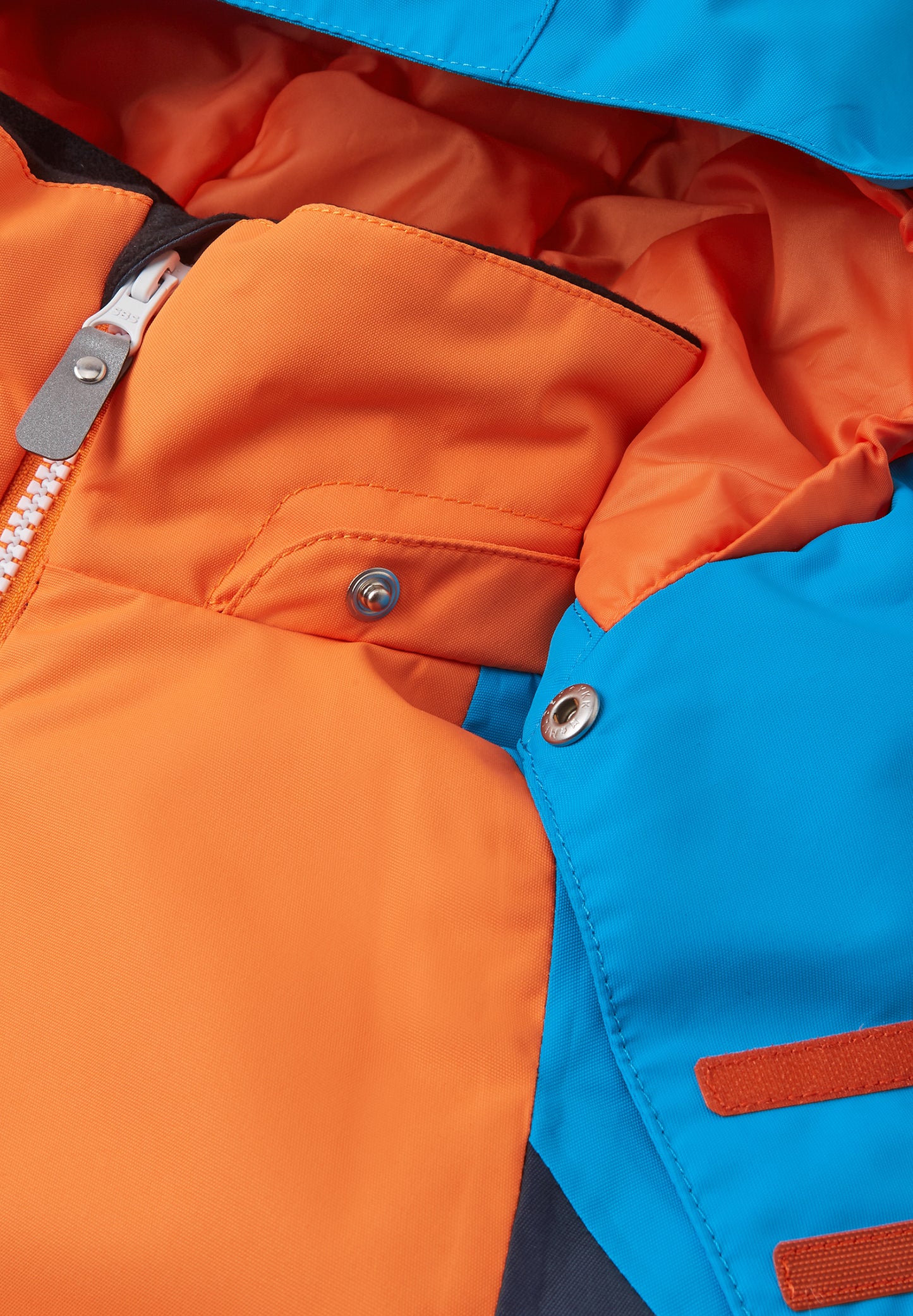 REIMA TEC Skijacke/Winterjacke Autti <br>Gr. 104, 110, 116, 128, 134, 140<br> Schneefang & verstellbare Ärmelbündchen<br> funktionelle Details<br> WS 10'000 mm
